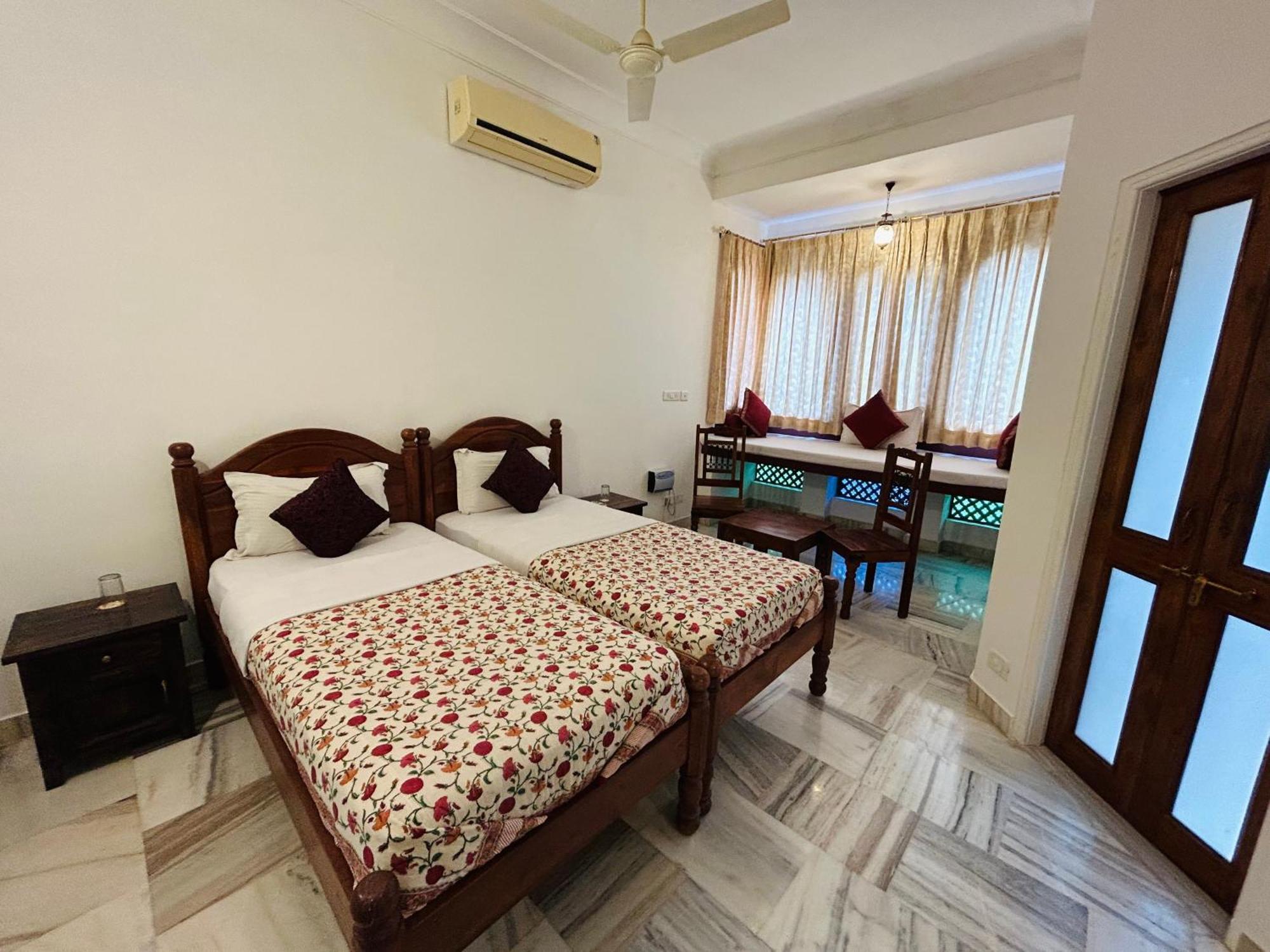 Adhbhut Hotel Dzsaipur Kültér fotó